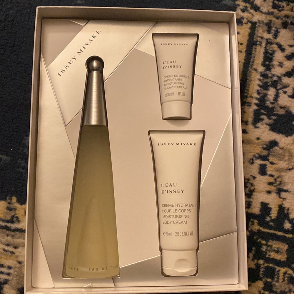 Issey Miyake gift set with tags on- brand new and smells AMAZING!!!!